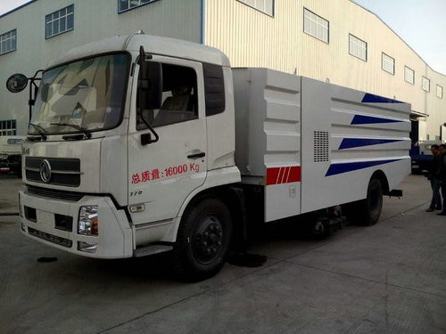 東風(fēng)天錦吸塵車 高效城市清潔的真空解決方案